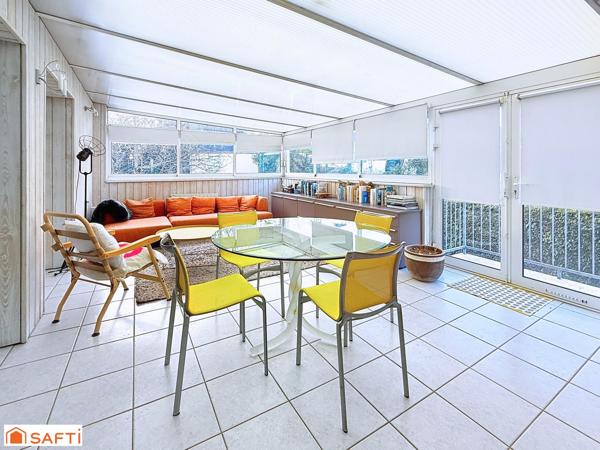 SPLENDIDE DEMEURE DE 364 M2 SUR TERRAIN DE 902 M2 A REGUINY