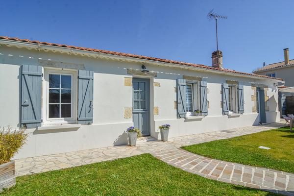 Maison Superbe maison en pierre rénovée - 3 chambres - Coup de coeur 103 m²