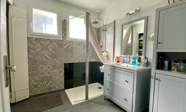 Saint-Berthevin (53940) Saint Berthevin - 5 chambres - 185 m²