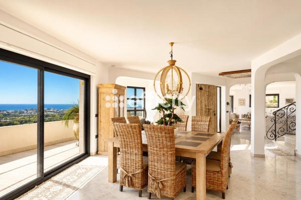 Maison
         11 pièces
        - 400 m² Bien prestige 4 200 000 € *