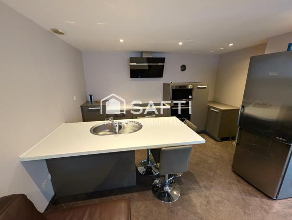 Idéalement situé dans le quartier montant de la Confluence !