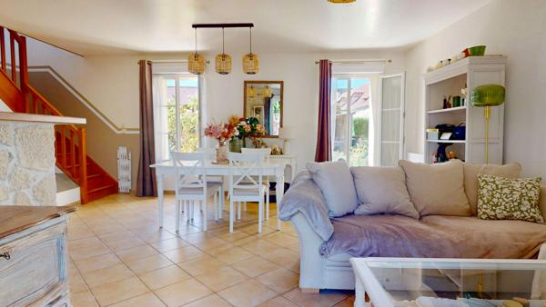 Maison familiale dans un corps de ferme T6 - Jardin et Parking - Bernes sur Oise