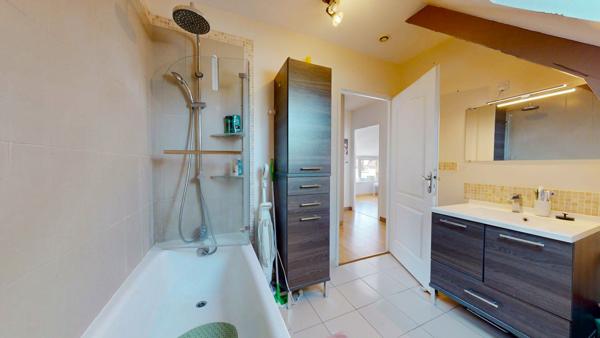 Maison familiale dans un corps de ferme T6 - Jardin et Parking - Bernes sur Oise