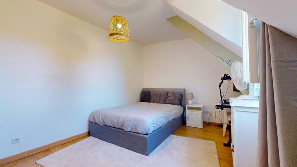 Maison familiale dans un corps de ferme T6 - Jardin et Parking - Bernes sur Oise