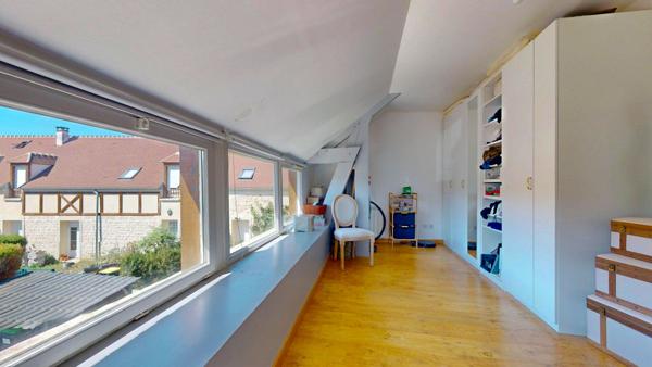 Maison familiale dans un corps de ferme T6 - Jardin et Parking - Bernes sur Oise