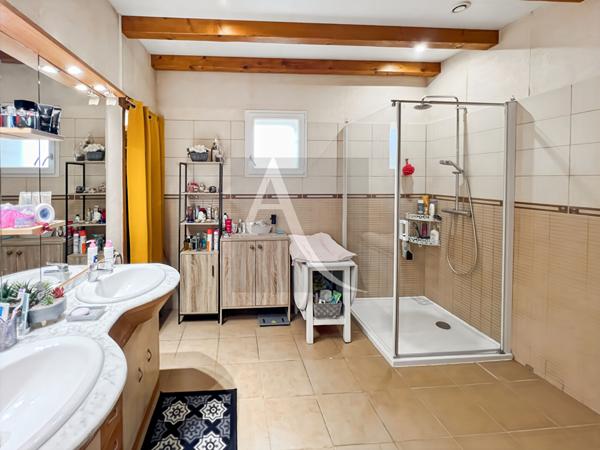 Maison rénovée avec 4 chambres et terrain clos ? Monsempron-Libos