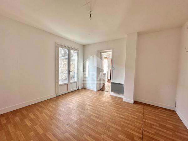 Maison Lorrez Le Bocage Preaux 3 pièce(s) garage et cour