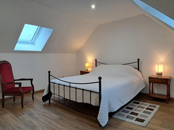 Magnifique longère nord Sarthe, piece de vie 70m2, sans aucun vis-à-vis. Aucun Travaux à prévoir.