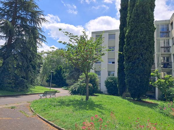 Appartement 2 pièces 37 m2 avec cave et parking dans Parc boisé Secteur L'Ormeau