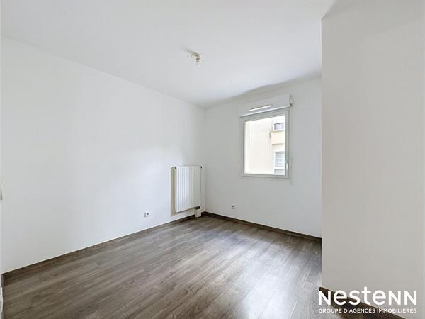 Appartement 2 chambres avec balcon à 10 min à pied du centre-ville.