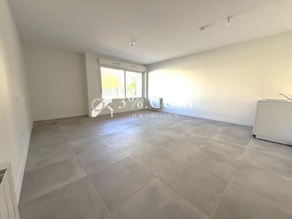 Studio
                                                                                                                                                                                                                                                                                                                        1 pièce(s)                                                                                                                                                                                                                                                                                                                              38.68  m²