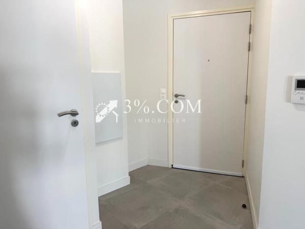 Studio
                                                                                                                                                                                                                                                                                                                        1 pièce(s)                                                                                                                                                                                                                                                                                                                              38.68  m²