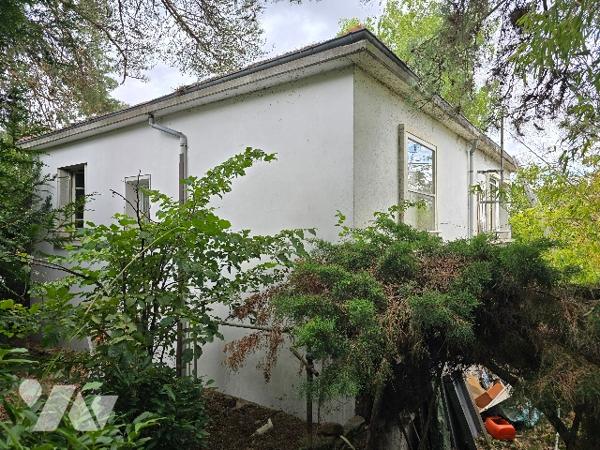 Maison élevée sur sous sol de 77 m2 habitable.