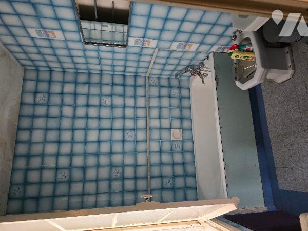 Maison élevée sur sous sol de 77 m2 habitable.