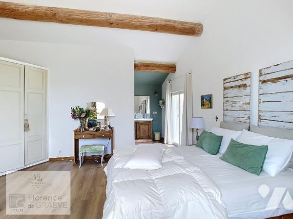 Mas dans la vallée du Lubéron rénové