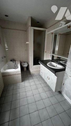 Maison à Vendre à Courrières (62710) en Pas-de-Calais (62)

Cette maison dispose d'une surfac...