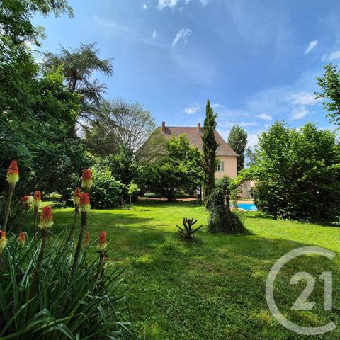Maison à vendre  9 pièces - 270 m2 CHARLIEU - 42