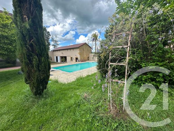 Maison à vendre  9 pièces - 270 m2 CHARLIEU - 42