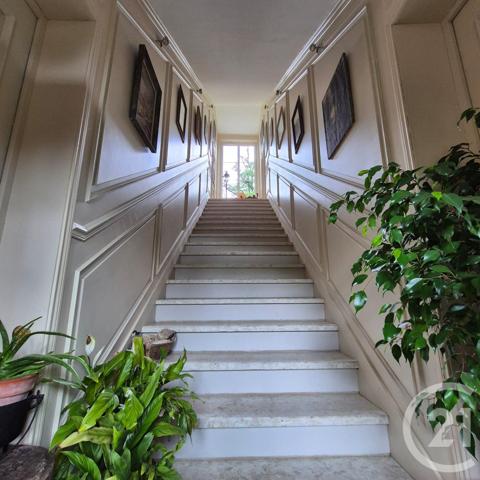 Maison à vendre  9 pièces - 270 m2 CHARLIEU - 42