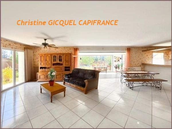 LA TURBALLE (44) - BORDS DE MER - MAISON 4 A 5 CHAMBRE - GARAGE - GRAND JARDIN CLOS