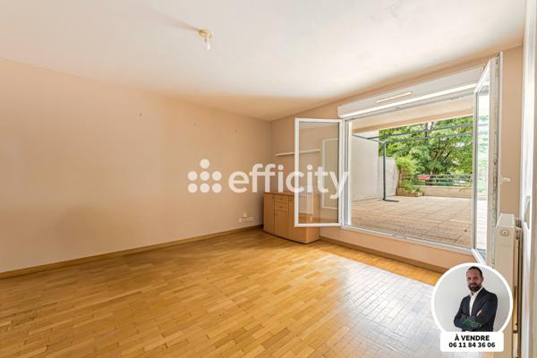 Appartement
         2 pièces
        - 50 m² 215 000 € *