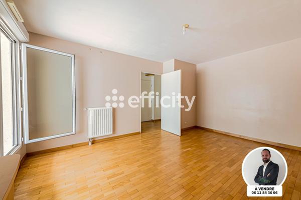Appartement
         2 pièces
        - 50 m² 215 000 € *