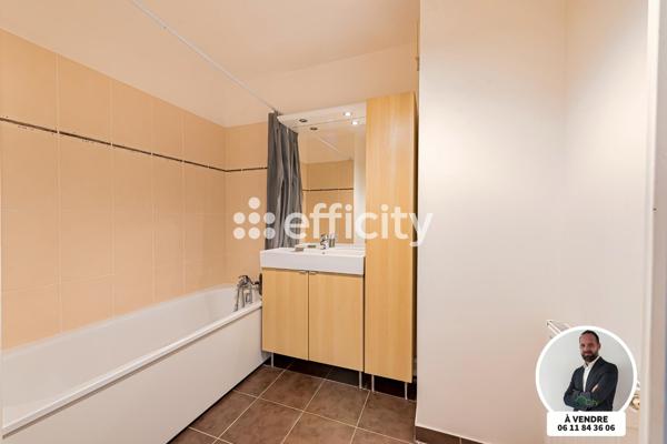 Appartement
         2 pièces
        - 50 m² 215 000 € *