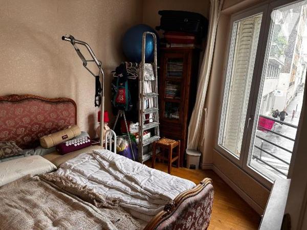 PARIS 20éme- T2 LUMINEUX AVEC PARKING ET CAVE - FORT POTENTIEL.
A la recherche d''un apparteme...