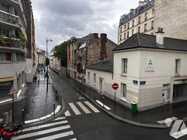 PARIS 20éme- T2 LUMINEUX AVEC PARKING ET CAVE - FORT POTENTIEL.
A la recherche d''un apparteme...