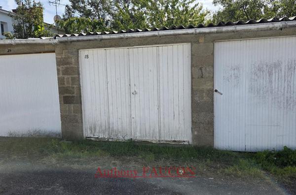 Garage La Roche Sur Yon 1 pièce(s) 17 m2