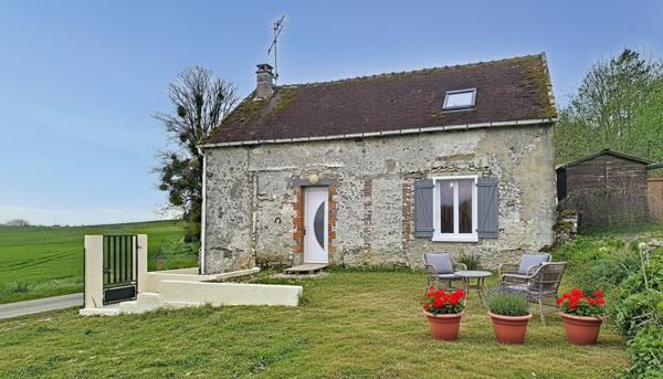 Maison rénovée avec vue dégagée - Beton-Bazoches