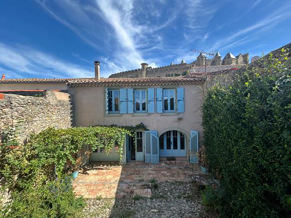 MAISON RÉNOVÉE AU PIED DE LA CITÉ ? EXTÉRIEUR SANS VIS-À-VIS et VUE EXCEPTIONNELLE