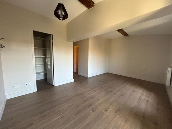 MAISON RÉNOVÉE AU PIED DE LA CITÉ ? EXTÉRIEUR SANS VIS-À-VIS et VUE EXCEPTIONNELLE