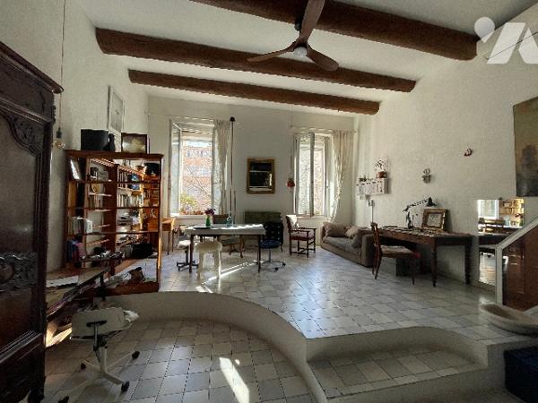 Place aux HUILES 13001, LOFT surface  110m².