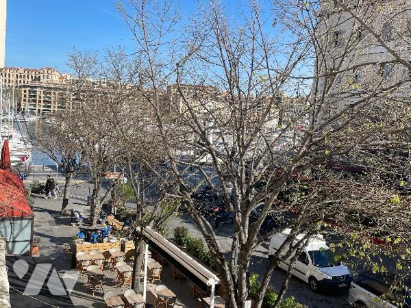 Place aux HUILES 13001, LOFT surface  110m².