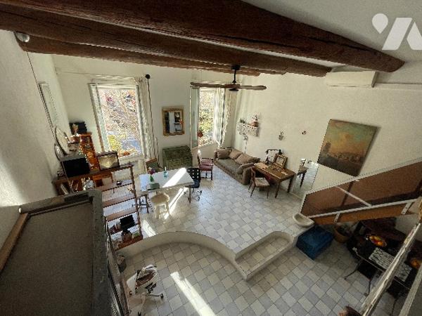 Place aux HUILES 13001, LOFT surface  110m².