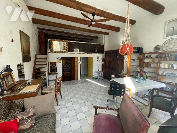 Place aux HUILES 13001, LOFT surface  110m².