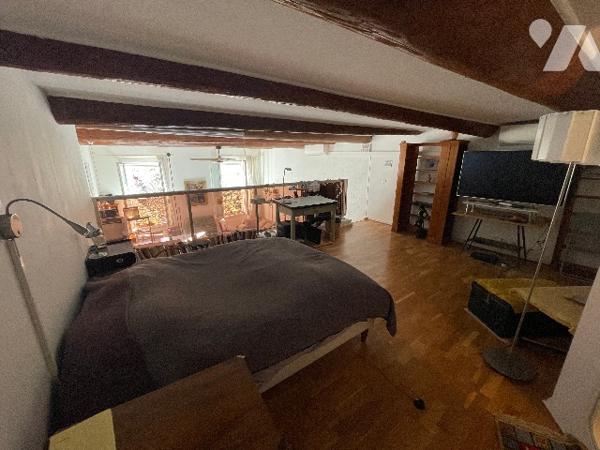Place aux HUILES 13001, LOFT surface  110m².