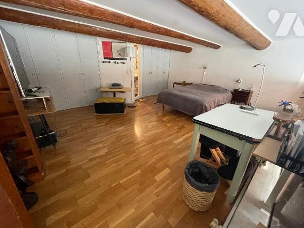 Place aux HUILES 13001, LOFT surface  110m².