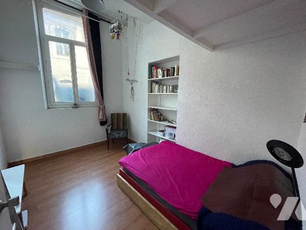 Place aux HUILES 13001, LOFT surface  110m².