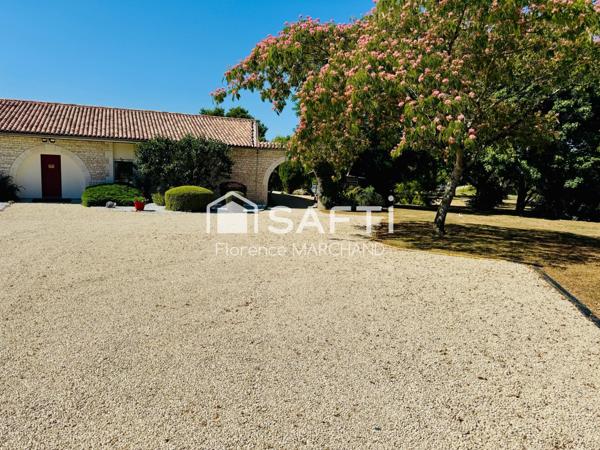 BELLE PROPRIÉTÉ 6 CH, LOGEMENT ANNEXE, PISCINE, PARC PAYSAGÉ