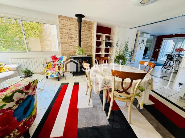 BELLE PROPRIÉTÉ 6 CH, LOGEMENT ANNEXE, PISCINE, PARC PAYSAGÉ