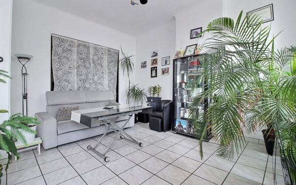 Appartement à vendre    2 pièces • 58 m2 Marseille 10