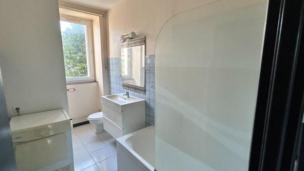 St Michel . 1 Chambre. Meublé. Calme