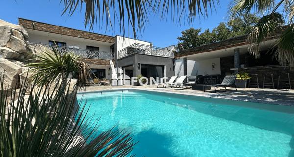 À vendre Maison 7 pièces 317.75 m² - Aigues-mortes 30220