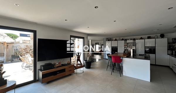 À vendre Maison 7 pièces 317.75 m² - Aigues-mortes 30220