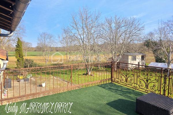 Située dans un cadre idyllique , entouré de nature et à deux minutes du centre ville, venez découvrir cette maison atypique, rénovée avec goût et conservant tout son cachet .
D'une superficie d'environ 220m², elle se compose d'une ample cuisine de 33m² menant à un grand salon - séjour lumineux de plus de 64m², hauteur sous plafond de près de 3m, sublimé par des grandes portes fenêtres offrant une vue exceptionnelle sur terrasse et jardin arboré .
La maison est composée de:

Au rez-de-chaussée:
* deux chambres lumineuses dont la chambre parentale de 23m² avec salle de bain de 16.50m²
* une cuisine avec insert 
* Buanderie de plus de 23m²
* un studio de 45m² avec de la pierre et des poutres apparentes

À l'étage:
* chambre de 24 m² avec une grande verrière donnant sur belle terrasse et vue sur piscine.
* salle d'eau 
* combles semi - aménagés, près de 170 à usage d'atelier.

Informations complémentaires:

* Menuiserie en double vitrage et bois de chaîne.
* Électricité aux normes.
* Pompe à chaleur air - eau chaude
* Toiture refaite il y a 7 ans.
* Hangar
* cuisine aménagée et équipée
* terrasse de 112m²
* carrelage en travertin de Turquie 
* parquet flottant 
* piscine  8x4 refaite en 2019
* Pompe à chaleur
* La maison profite d'une alarme et son équipement d'une valeur de 600€ que vous pourrez conserver.

Cette maison représente une belle opportunité pour les amateurs de rénovation souhaitant créer un lieu de vie à leur image, dans un secteur privilégié.

Contactez moi rapidement pour organiser une visite