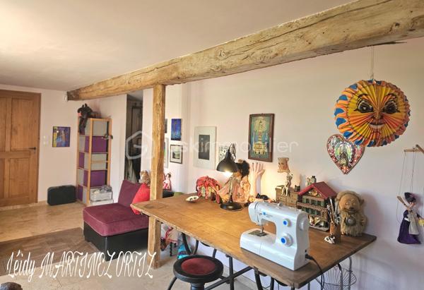 Située dans un cadre idyllique , entouré de nature et à deux minutes du centre ville, venez découvrir cette maison atypique, rénovée avec goût et conservant tout son cachet .
D'une superficie d'environ 220m², elle se compose d'une ample cuisine de 33m² menant à un grand salon - séjour lumineux de plus de 64m², hauteur sous plafond de près de 3m, sublimé par des grandes portes fenêtres offrant une vue exceptionnelle sur terrasse et jardin arboré .
La maison est composée de:

Au rez-de-chaussée:
* deux chambres lumineuses dont la chambre parentale de 23m² avec salle de bain de 16.50m²
* une cuisine avec insert 
* Buanderie de plus de 23m²
* un studio de 45m² avec de la pierre et des poutres apparentes

À l'étage:
* chambre de 24 m² avec une grande verrière donnant sur belle terrasse et vue sur piscine.
* salle d'eau 
* combles semi - aménagés, près de 170 à usage d'atelier.

Informations complémentaires:

* Menuiserie en double vitrage et bois de chaîne.
* Électricité aux normes.
* Pompe à chaleur air - eau chaude
* Toiture refaite il y a 7 ans.
* Hangar
* cuisine aménagée et équipée
* terrasse de 112m²
* carrelage en travertin de Turquie 
* parquet flottant 
* piscine  8x4 refaite en 2019
* Pompe à chaleur
* La maison profite d'une alarme et son équipement d'une valeur de 600€ que vous pourrez conserver.

Cette maison représente une belle opportunité pour les amateurs de rénovation souhaitant créer un lieu de vie à leur image, dans un secteur privilégié.

Contactez moi rapidement pour organiser une visite
