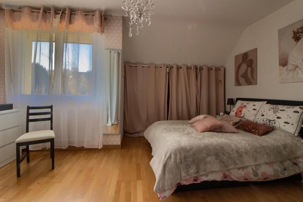 Maison à vendre à Chartres-de-Bretagne en Ille-et-Vilaine (35131), ref : 001-381