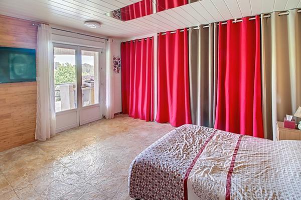 A VENDRE -Maison Salernes 150 m2 + 46 m2 + Garage + Piscine